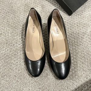 Ellen Tracy black heels